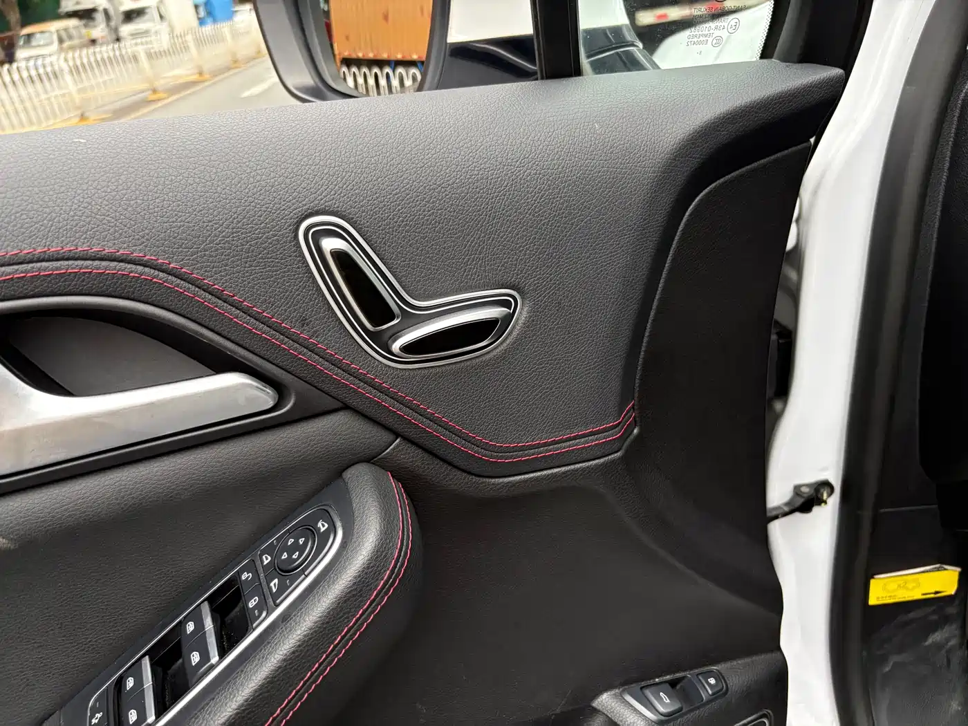 BYD Tang New Energy 2018 DM 2.0T AWD Smart Connection Enjoy Edition 7-Seater China V фото 9
