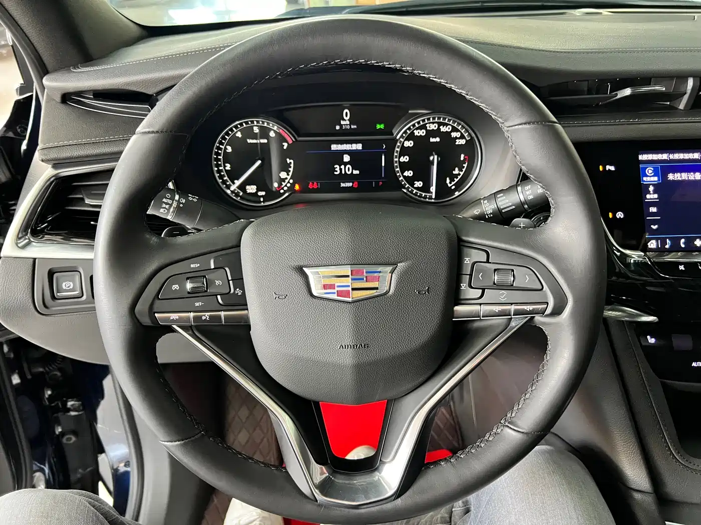 CADILLAC XT6