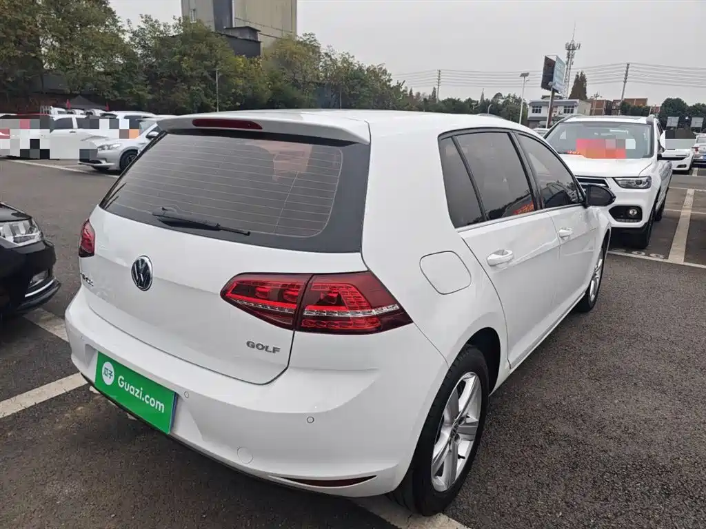 Volkswagen Golf 2017 1.6L Auto Comfort Millionth Edition фото 7