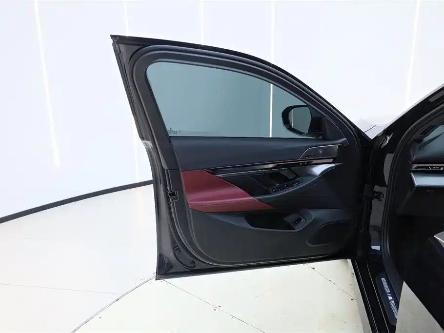 BMW i5 2025 eDrive 40L M Sport Package фото 13