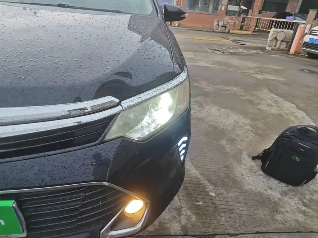 Фото 24 - Toyota Camry