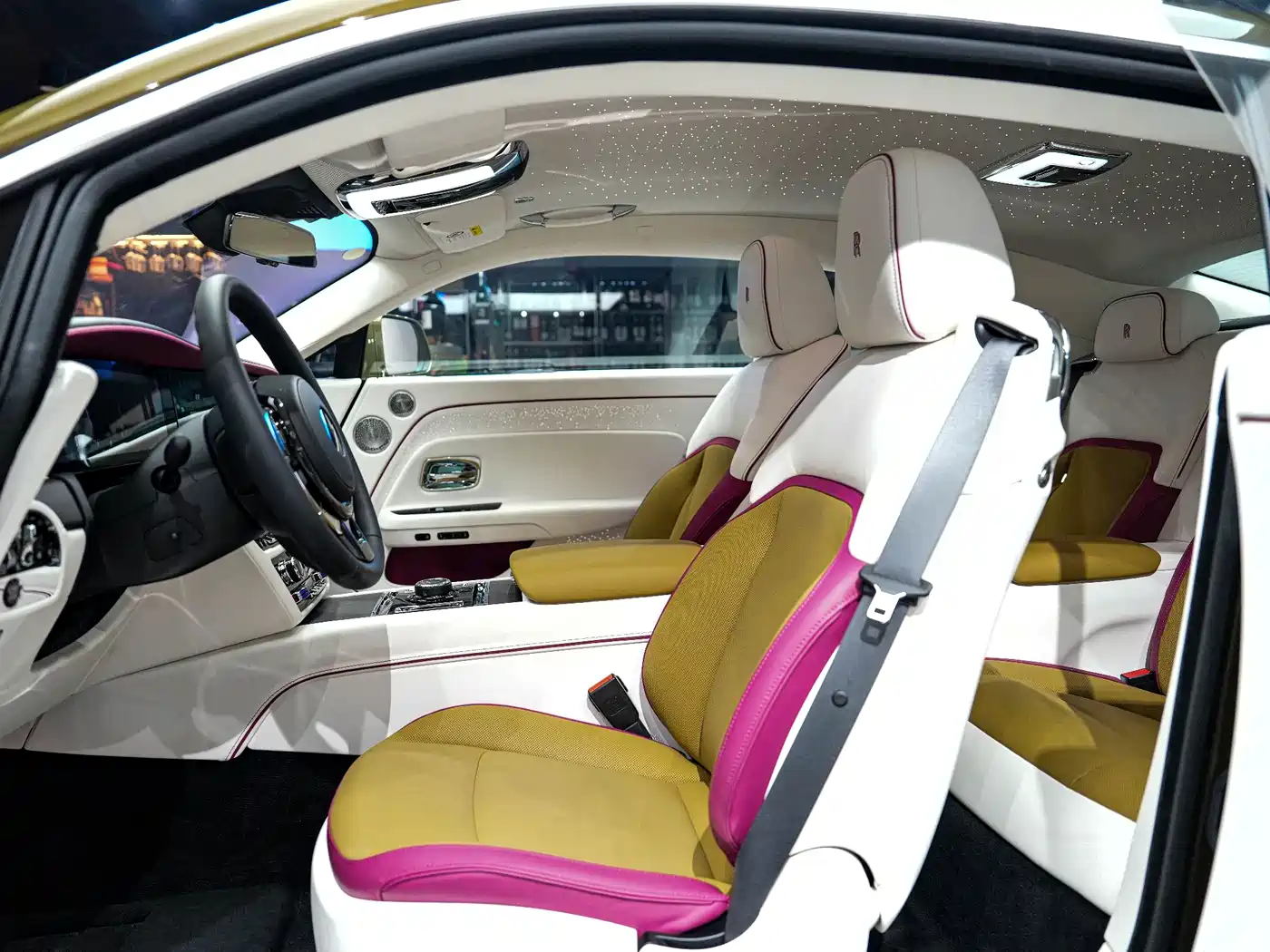 Rolls-Royce Spectre 2024 Standard Model фото 14