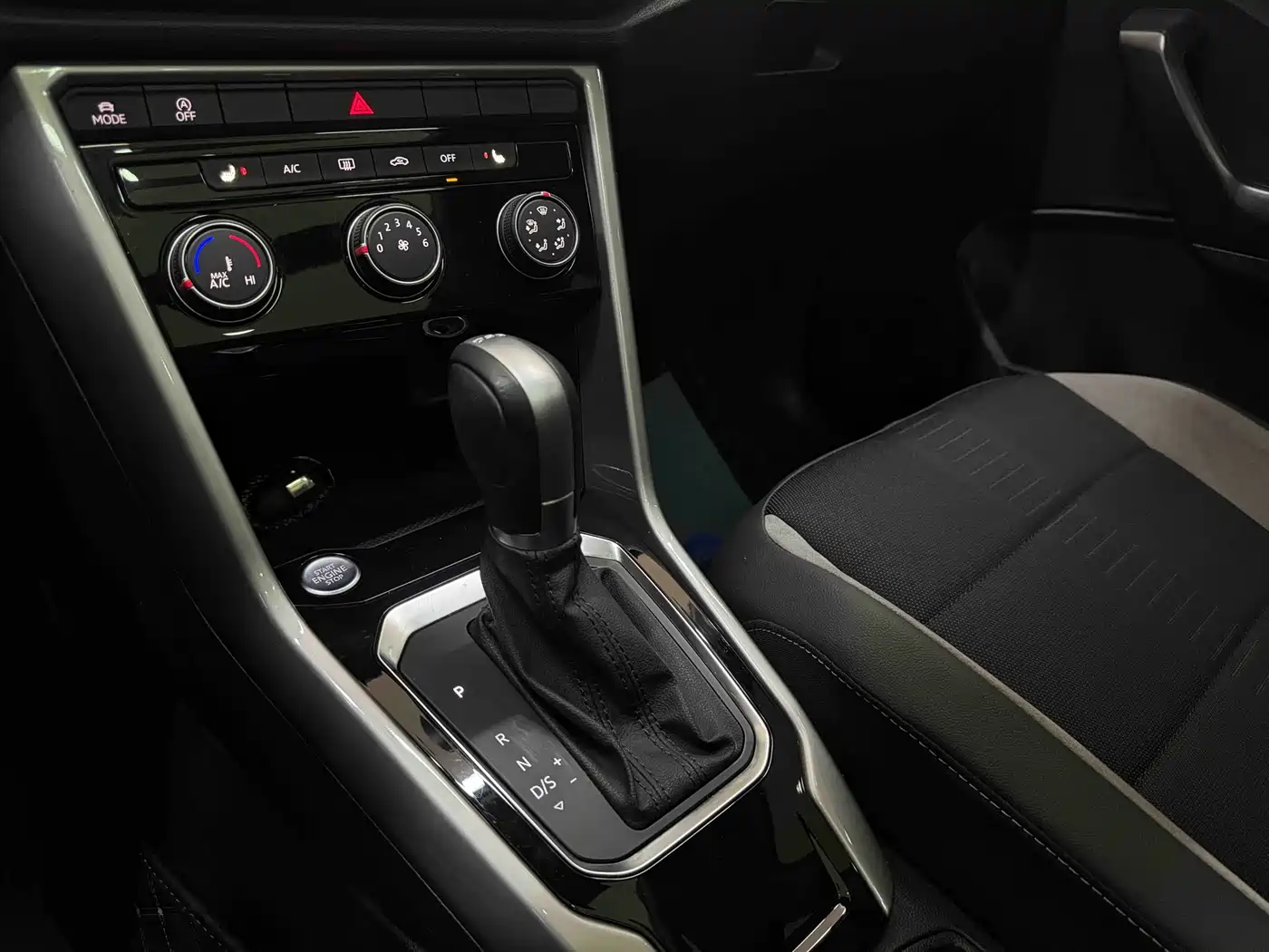 VOLKSWAGEN T ROC EXPLORING SONGS