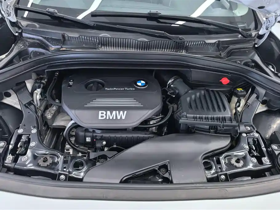 BMW 2 Series Touring 2016 218i Fashion Model фото 10