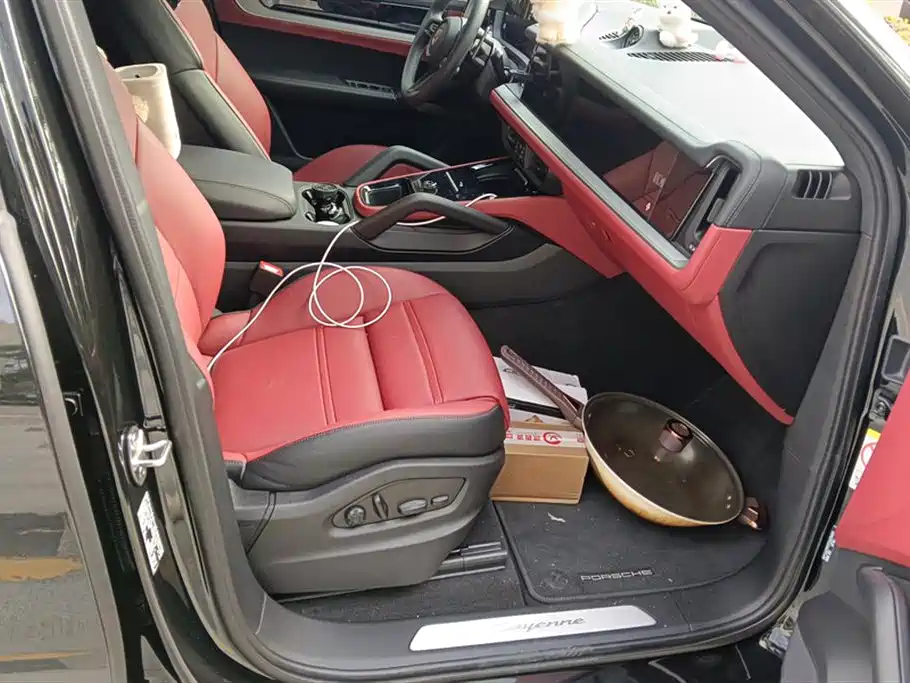 PORSCHE CAYENNE
