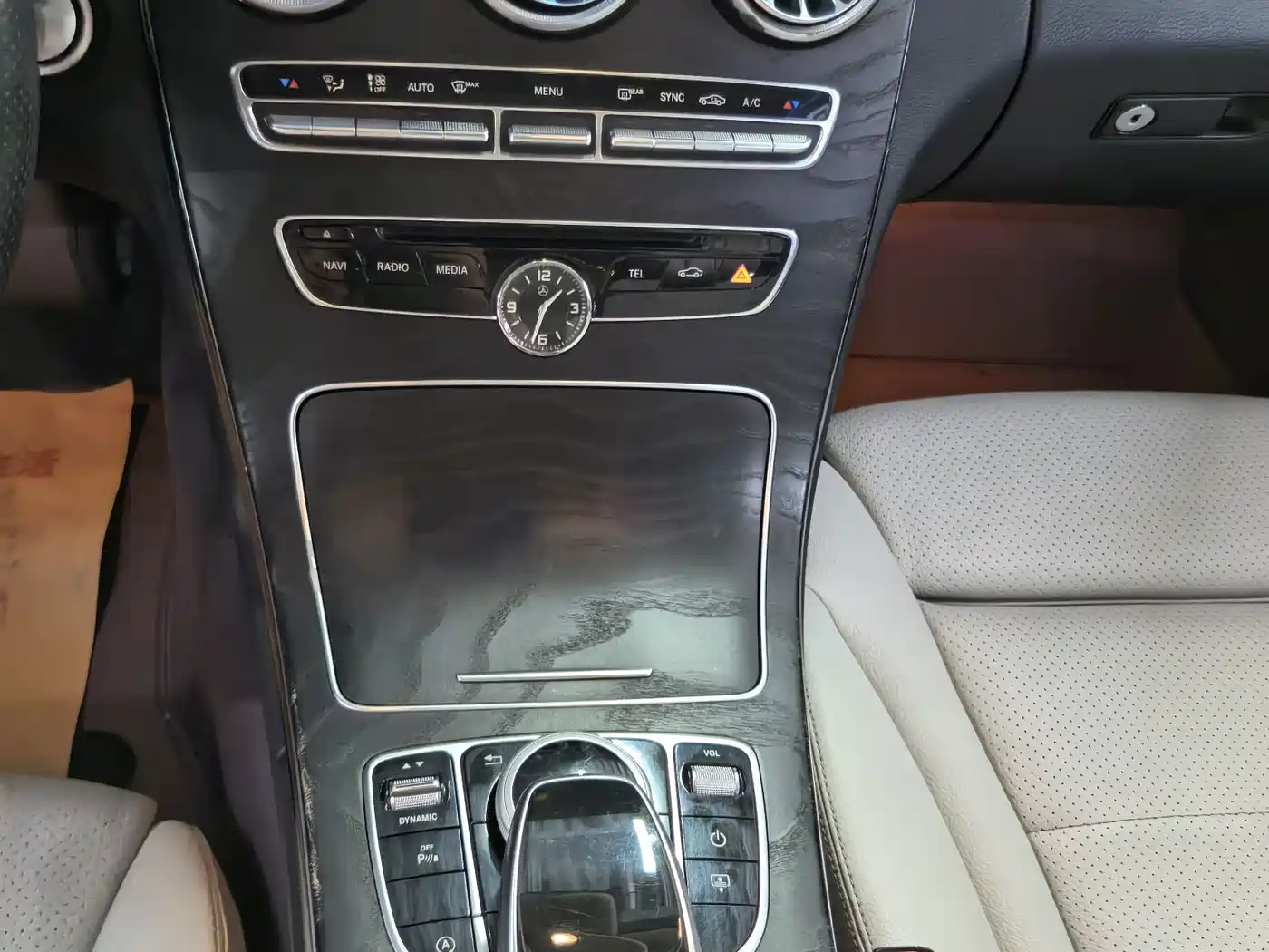 Mercedes-Benz C-Class 2016 2015 C 200 L 4MATIC