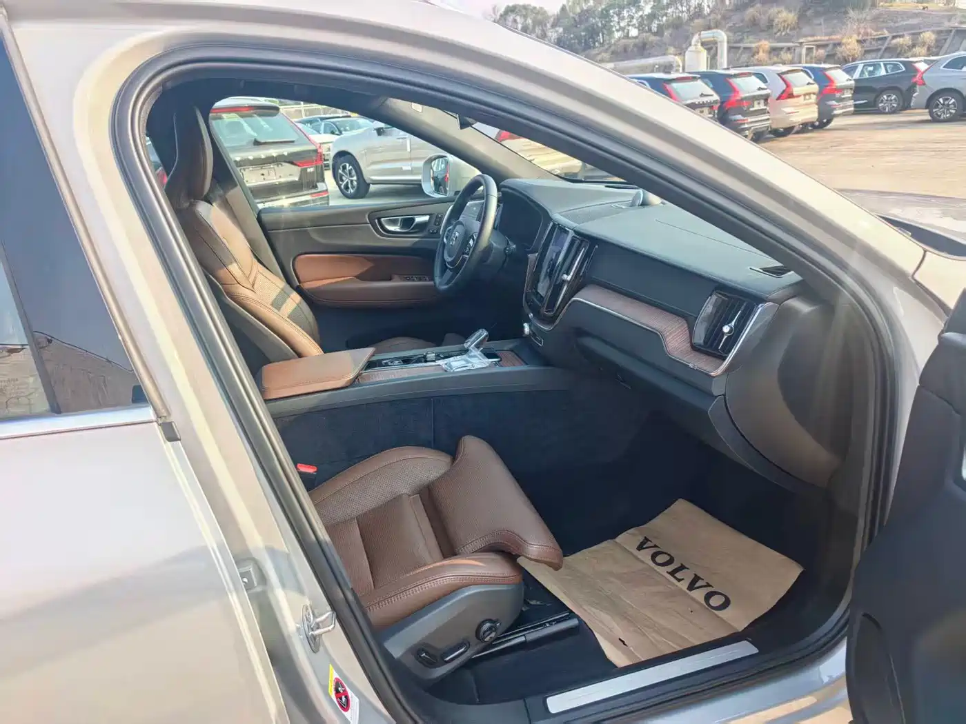 VOLVO XC60 PLUG IN HYBRID