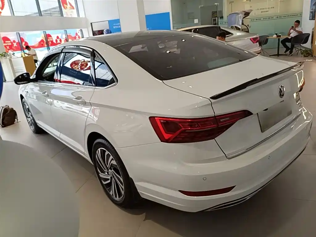 Volkswagen Sagitar 2019 280TSI DSG Luxury Edition China VI фото 5