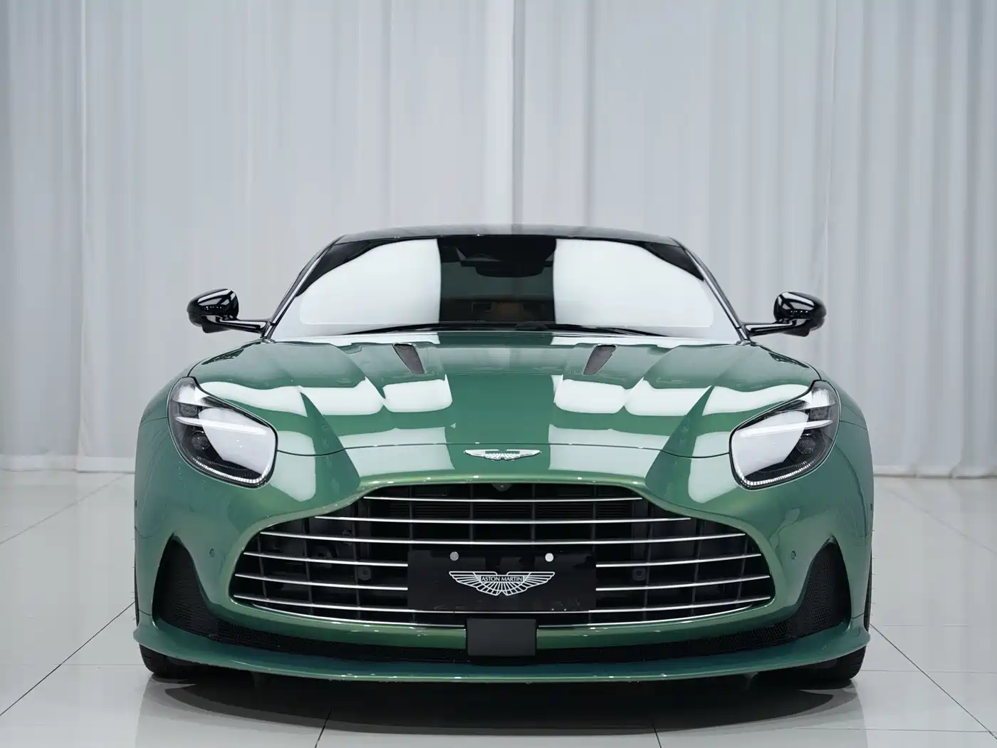Aston Martin DB12 2024 2025 4.0T V8 Coupe