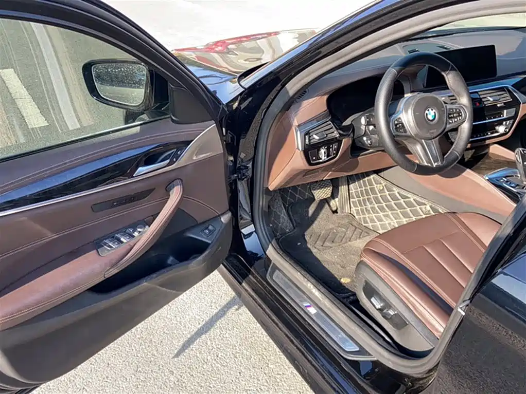 BMW 5 Series 2020 525Li M Sport Package фото 14