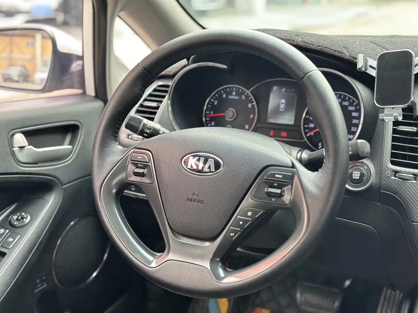 Фото 20 - Kia K3