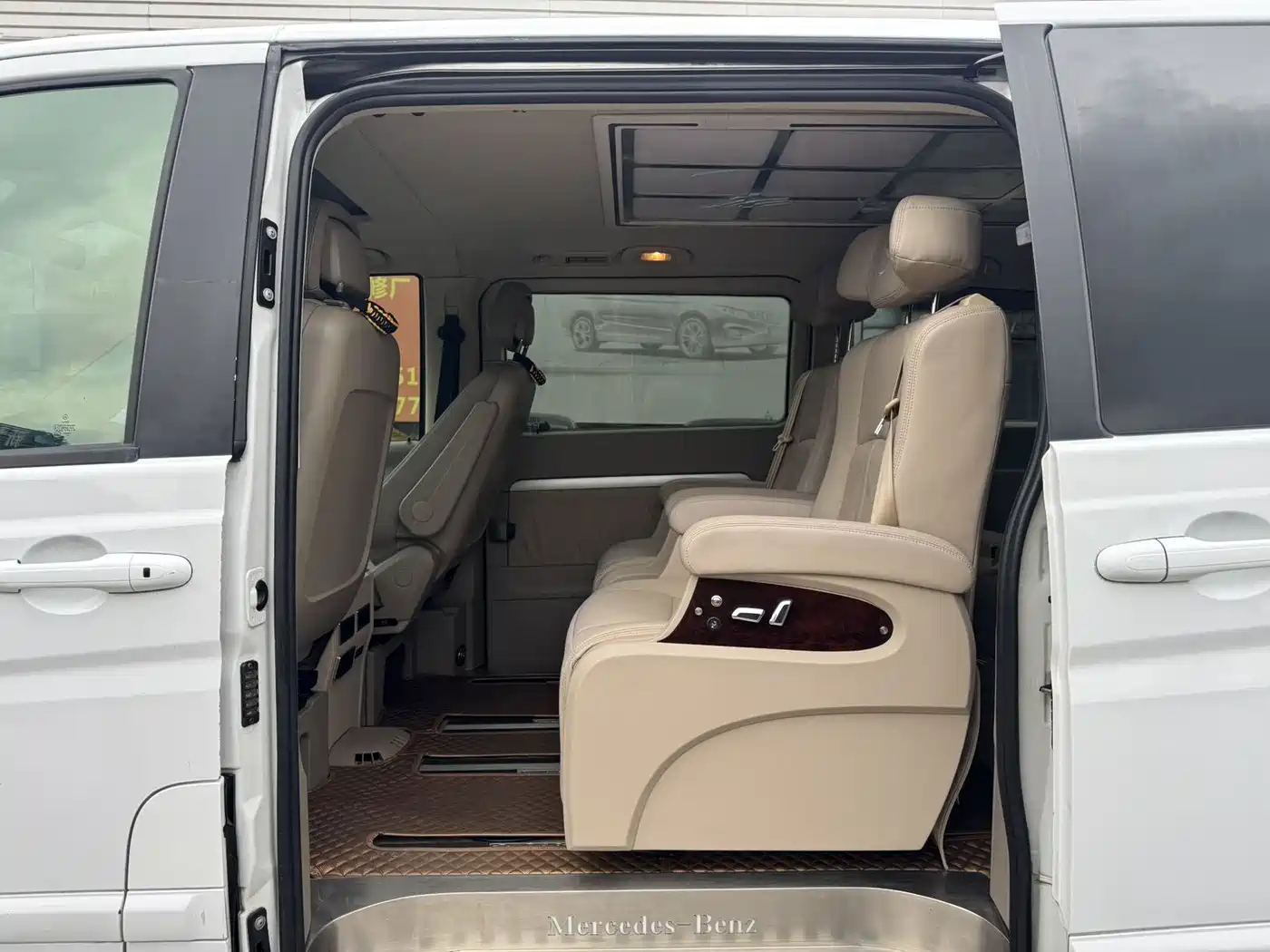 Mercedes-Benz Viano 2011 2.5L Prestige Edition фото 5