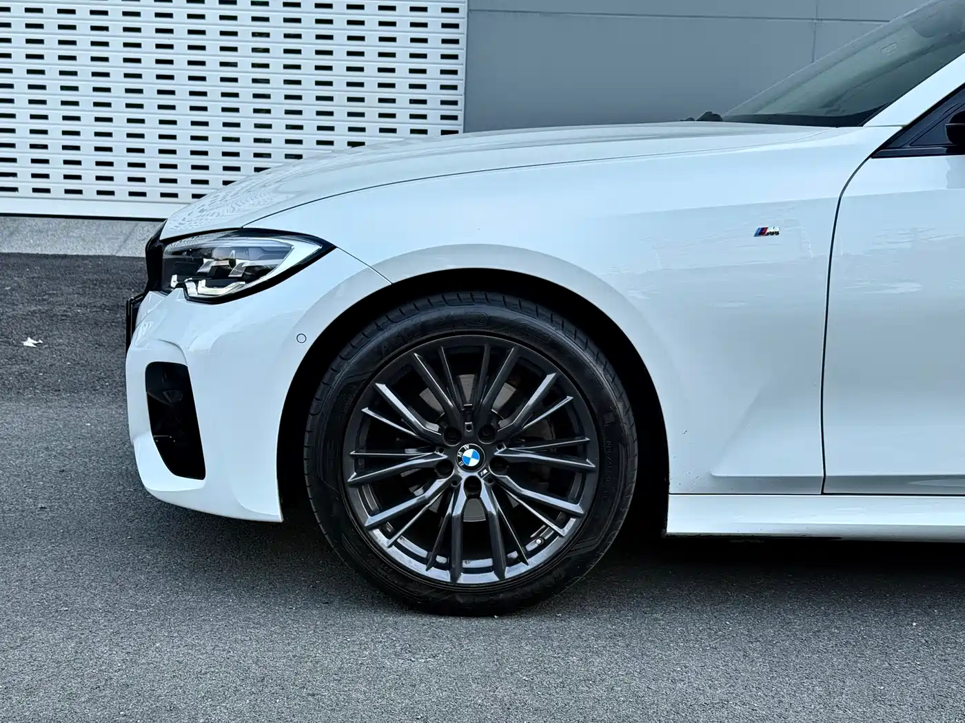 BMW 3 Series 2021 325Li M Sport Night Edition фото 17