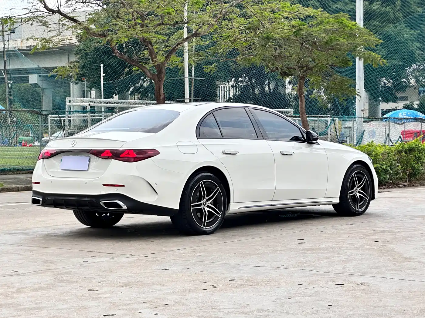 MERCEDES-BENZ E-CLASS (IMPORTED)