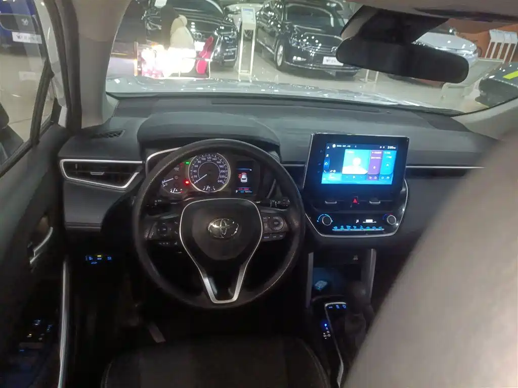 Toyota Frontlander 2022 2.0L CVT Luxury PLUS Edition фото 3