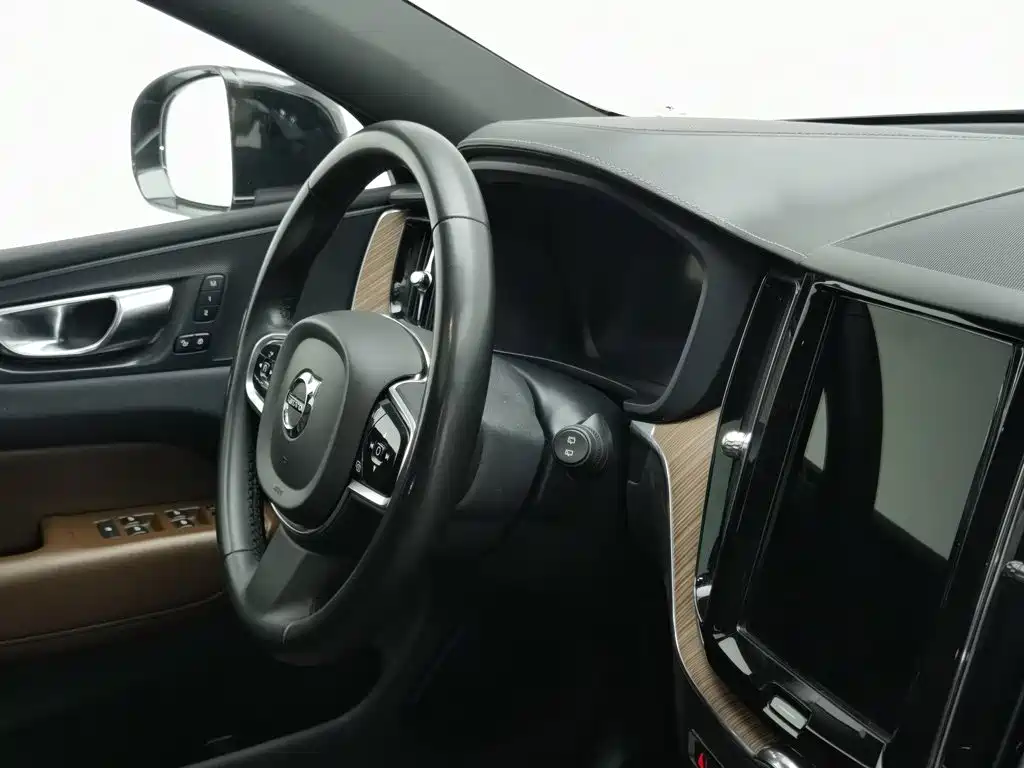 Photo 22 - Volvo XC60 Plug-in Hybrid