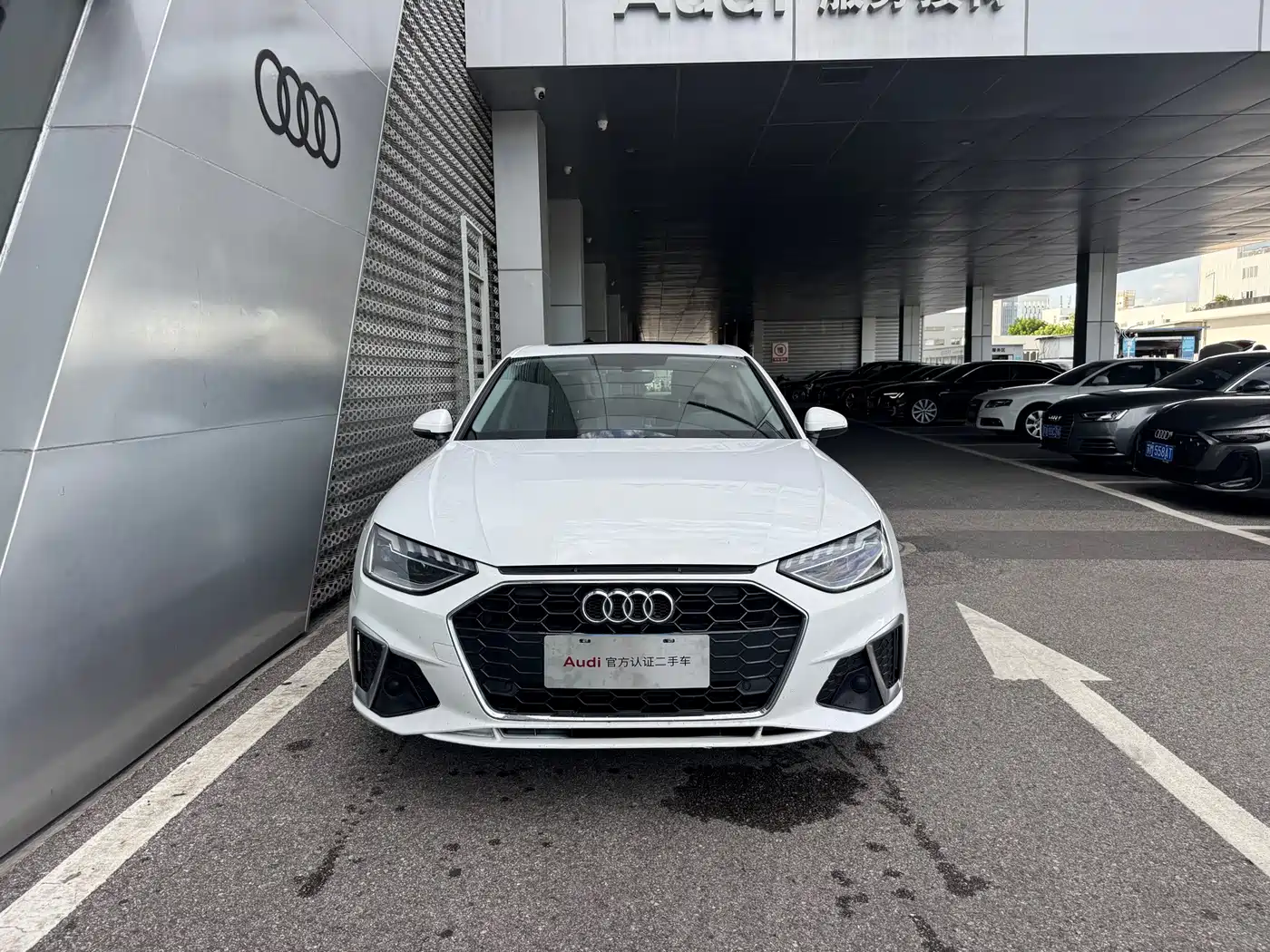 Фото 2 - Audi A4L