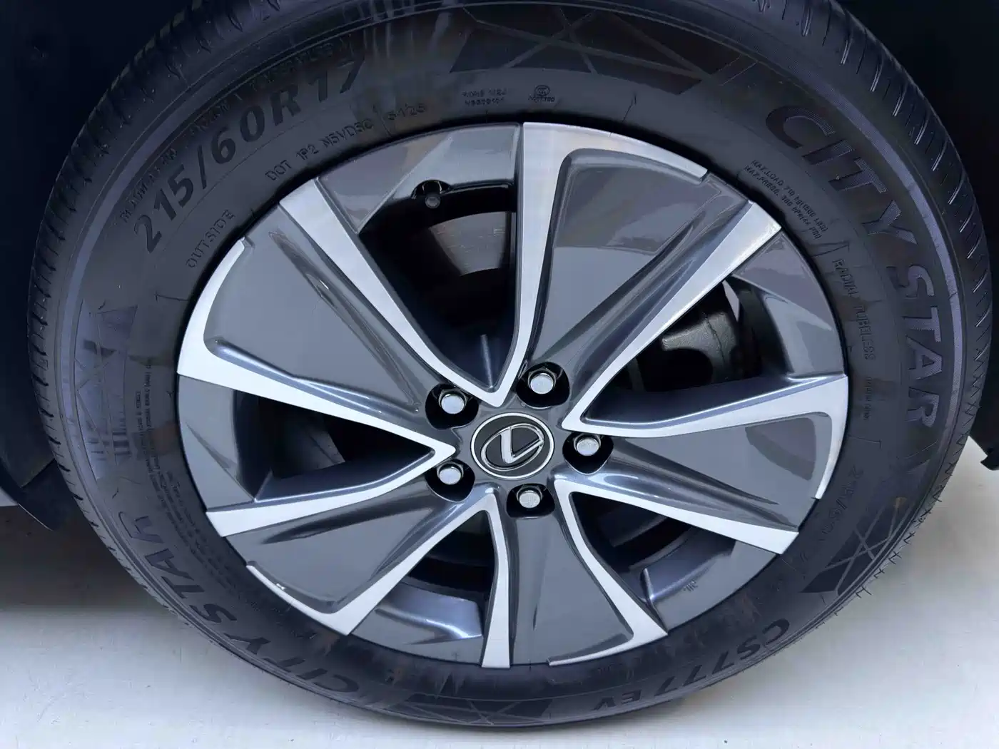 Lexus UX Electric 2021 2020 300e Pure Enjoyment Edition