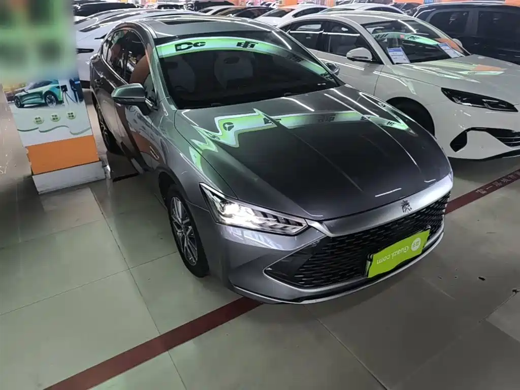 BYD Qin PLUS 2024 Glory Edition DM-i 120KM Leading фото 4