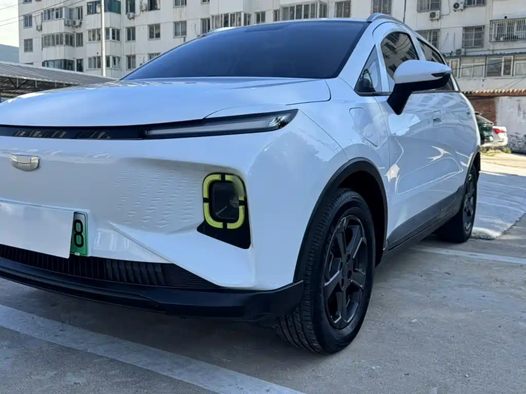 Фото 21 - Geely Geometry E Firefly
