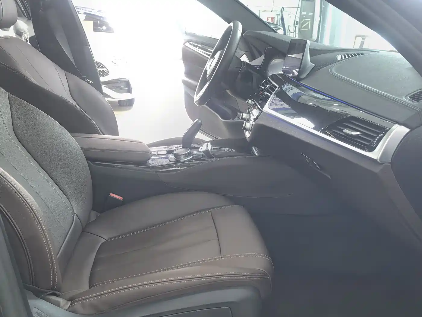 BMW 5 Series 2018 525Li M Sport Package фото 12