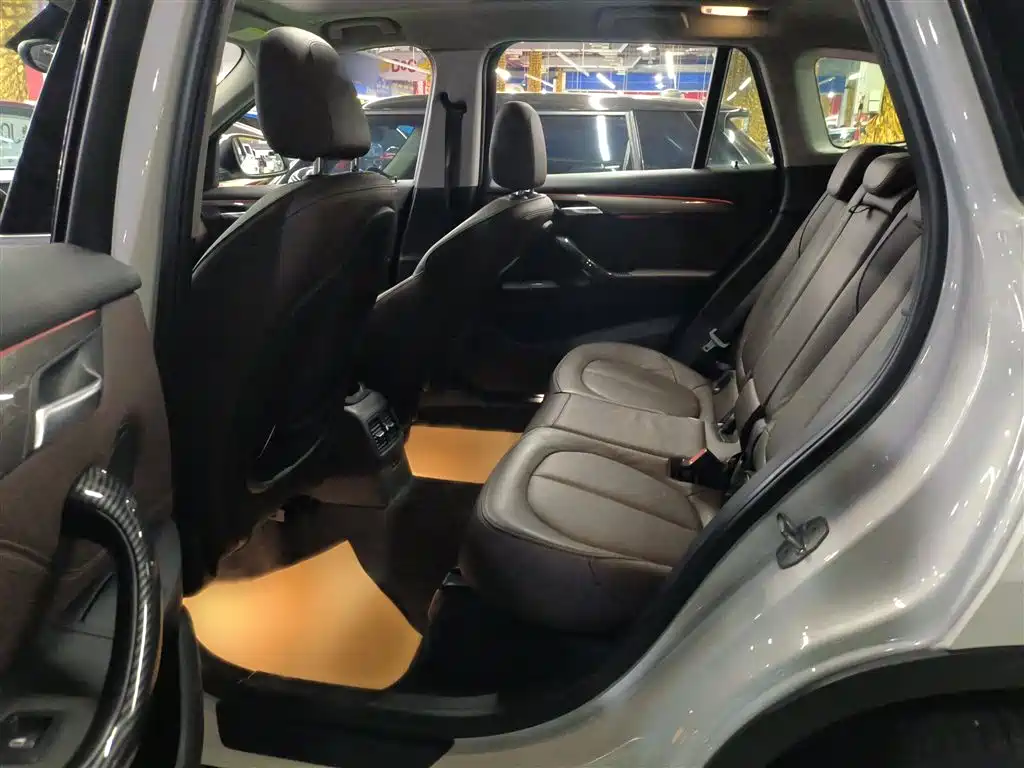 BMW X1 2019 sDrive18Li Premium Model фото 8