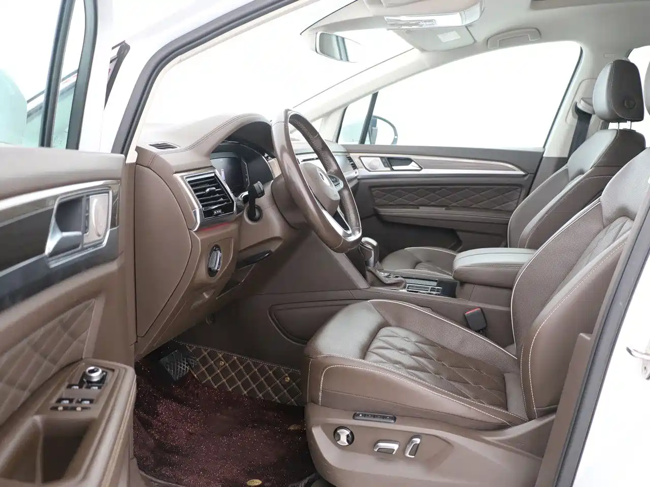 Volkswagen Viloran 2020 380TSI Premium фото 12