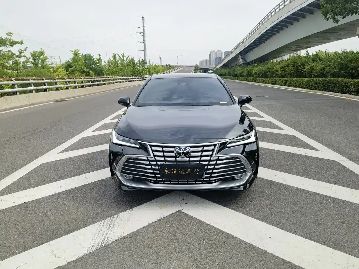 Toyota Avalon 2024 Hybrid 2.0L Luxury Edition фото 2