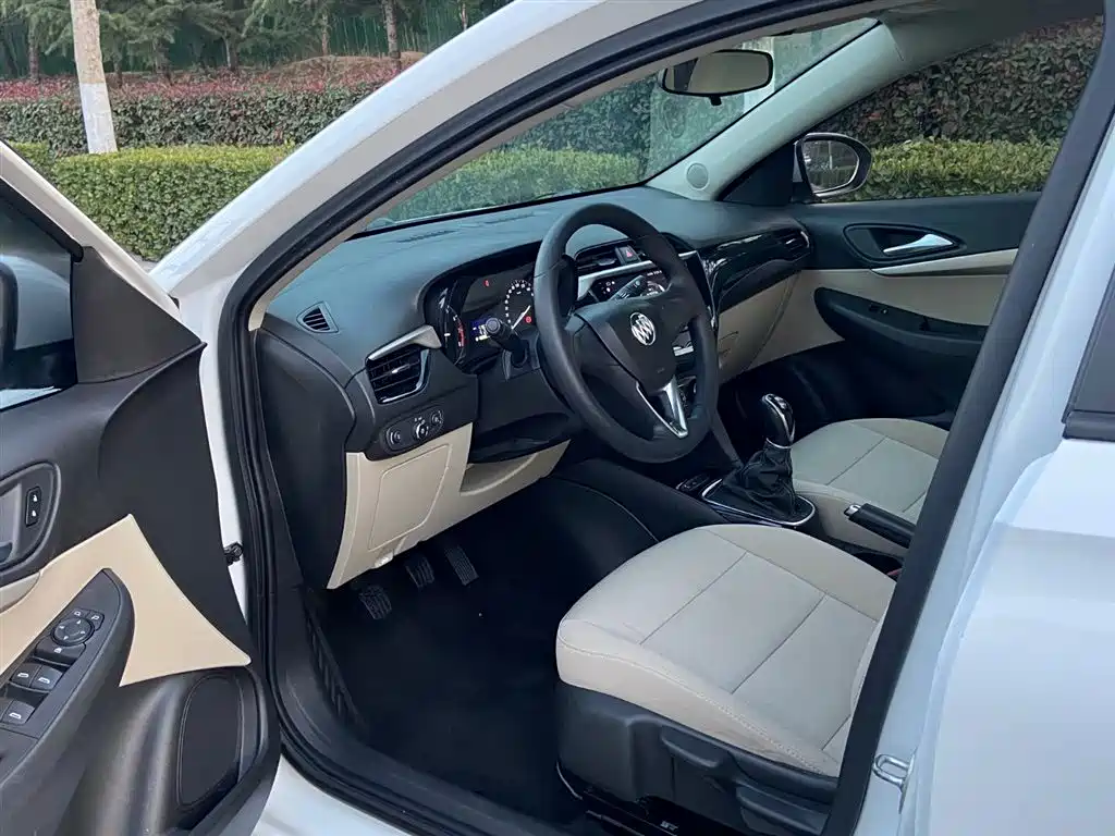 Buick Excelle 2018 15N Manual Elite фото 4