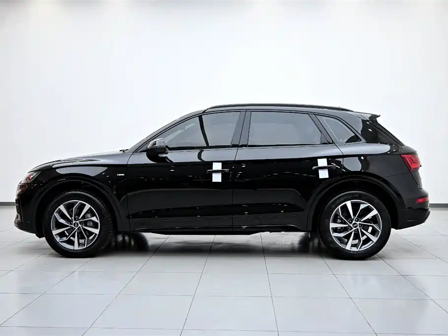 Audi Q5L 2023 40T Luxury Dynamic фото 5