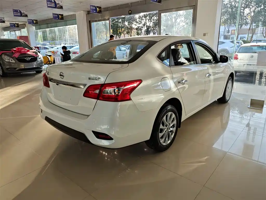 Nissan SYLPHY, миниатюра 7