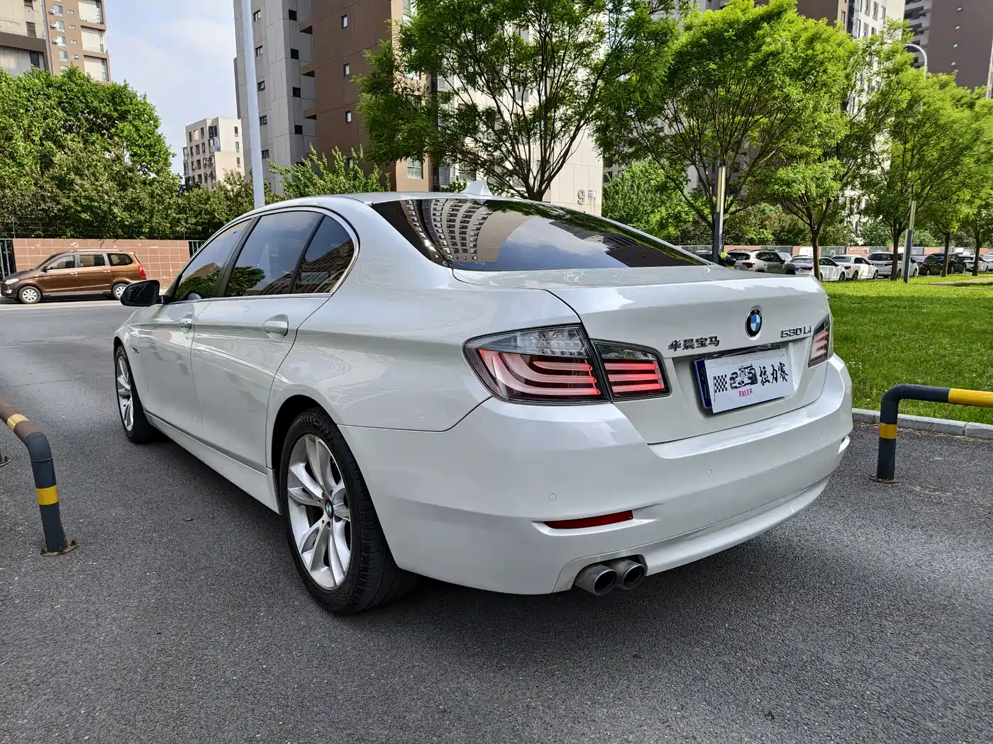 BMW 5 Series 2014 530Li Leading фото 4