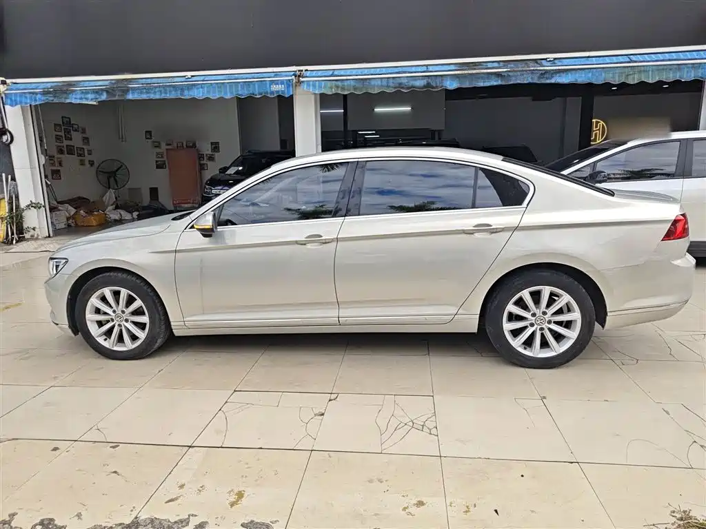 Volkswagen Magotan 2017 330TSI DSG Leading фото 5