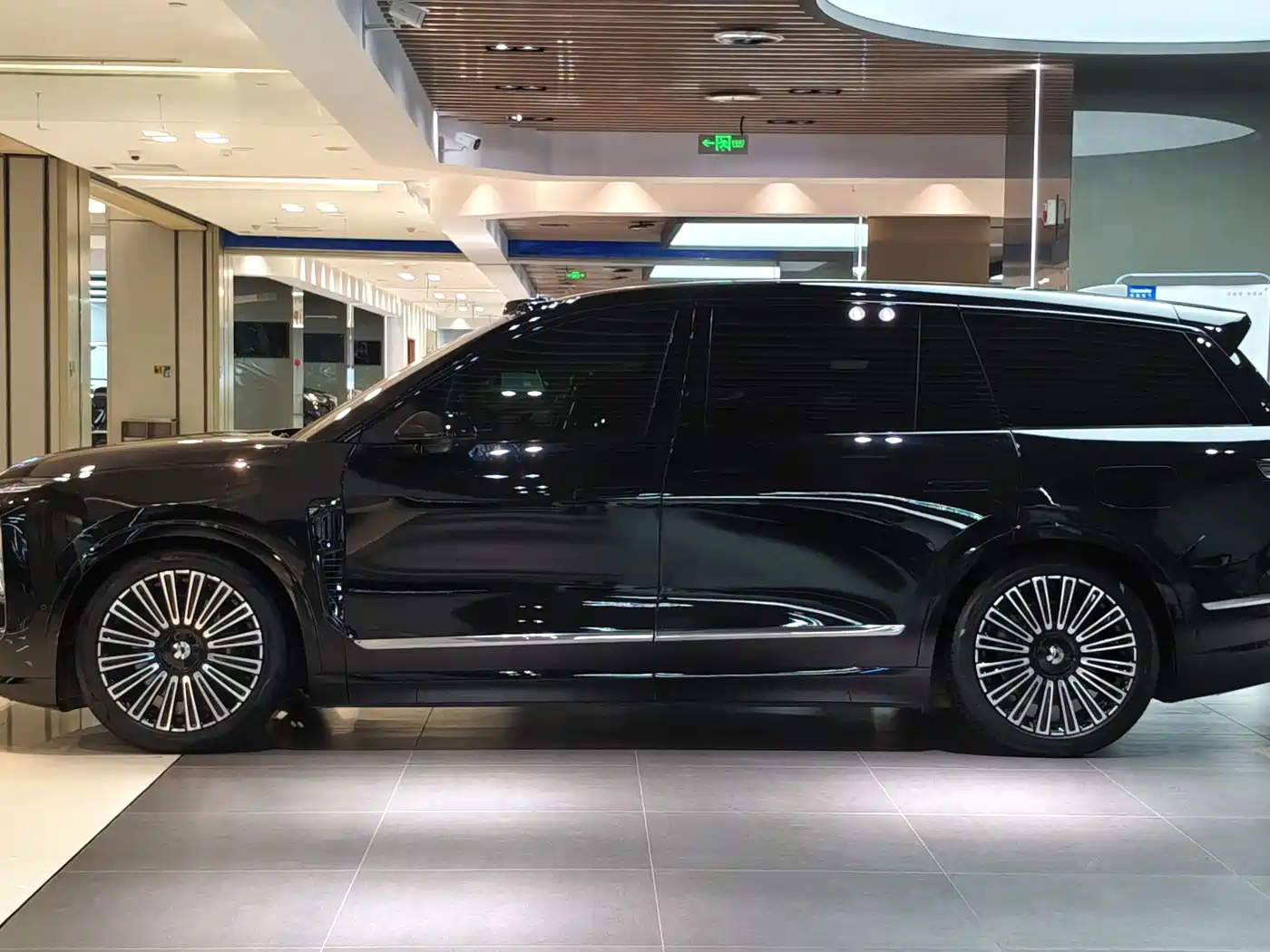 NIO ES8 2026 2025 Model 6-Seat Executive Luxury Edition