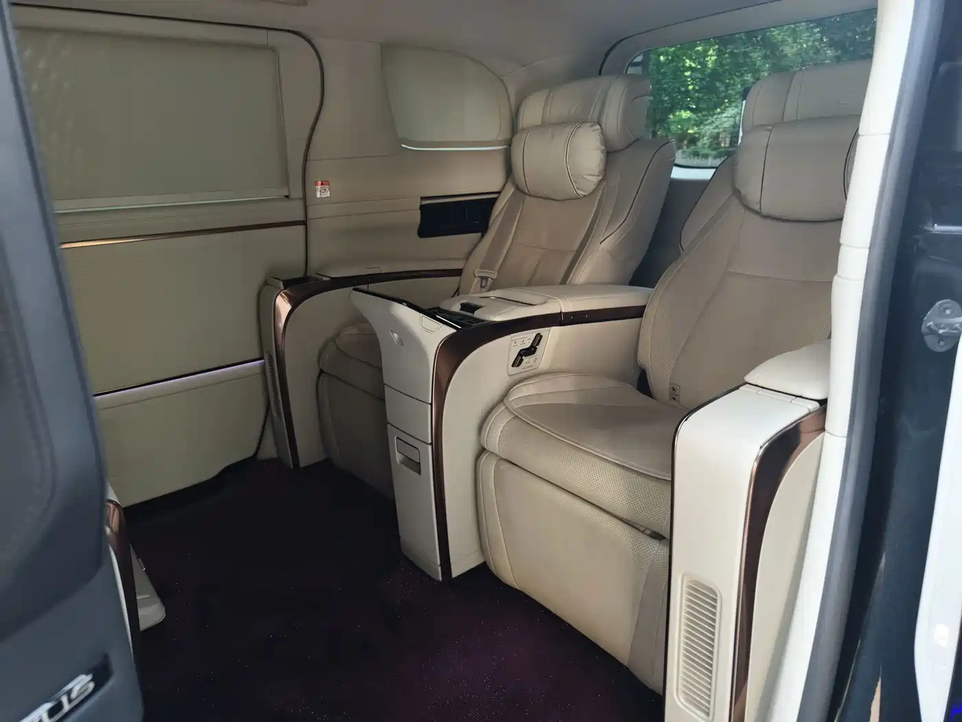 Lexus LM 2024 2025 Model 500h Four-Seater Imperial Edition