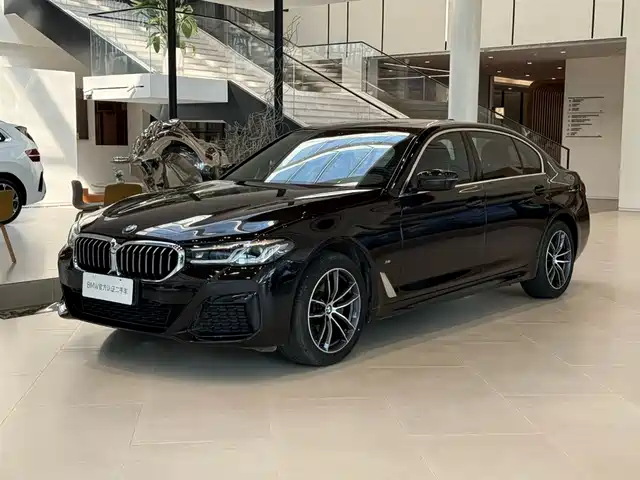 BMW 5 Series 2022 525Li M Sport Package — фото 1