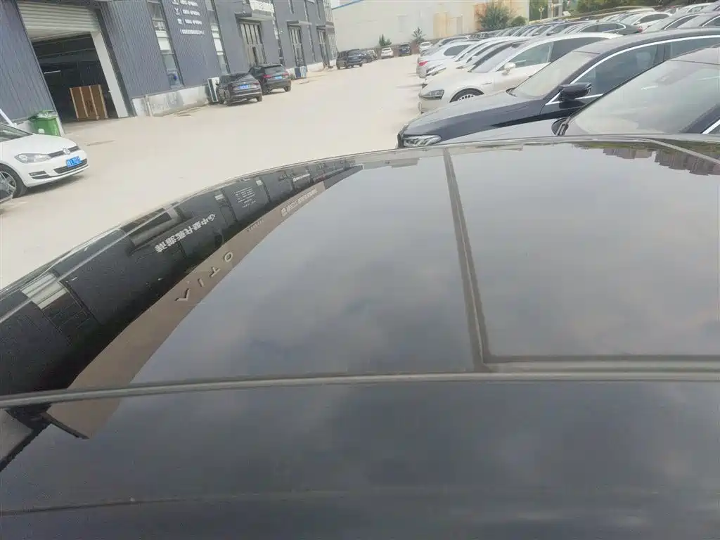 Hongqi H9 2022 2.0T Smart Connect Flag Enjoy Edition фото 27