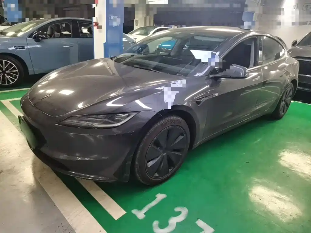 Tesla Model 3 2025