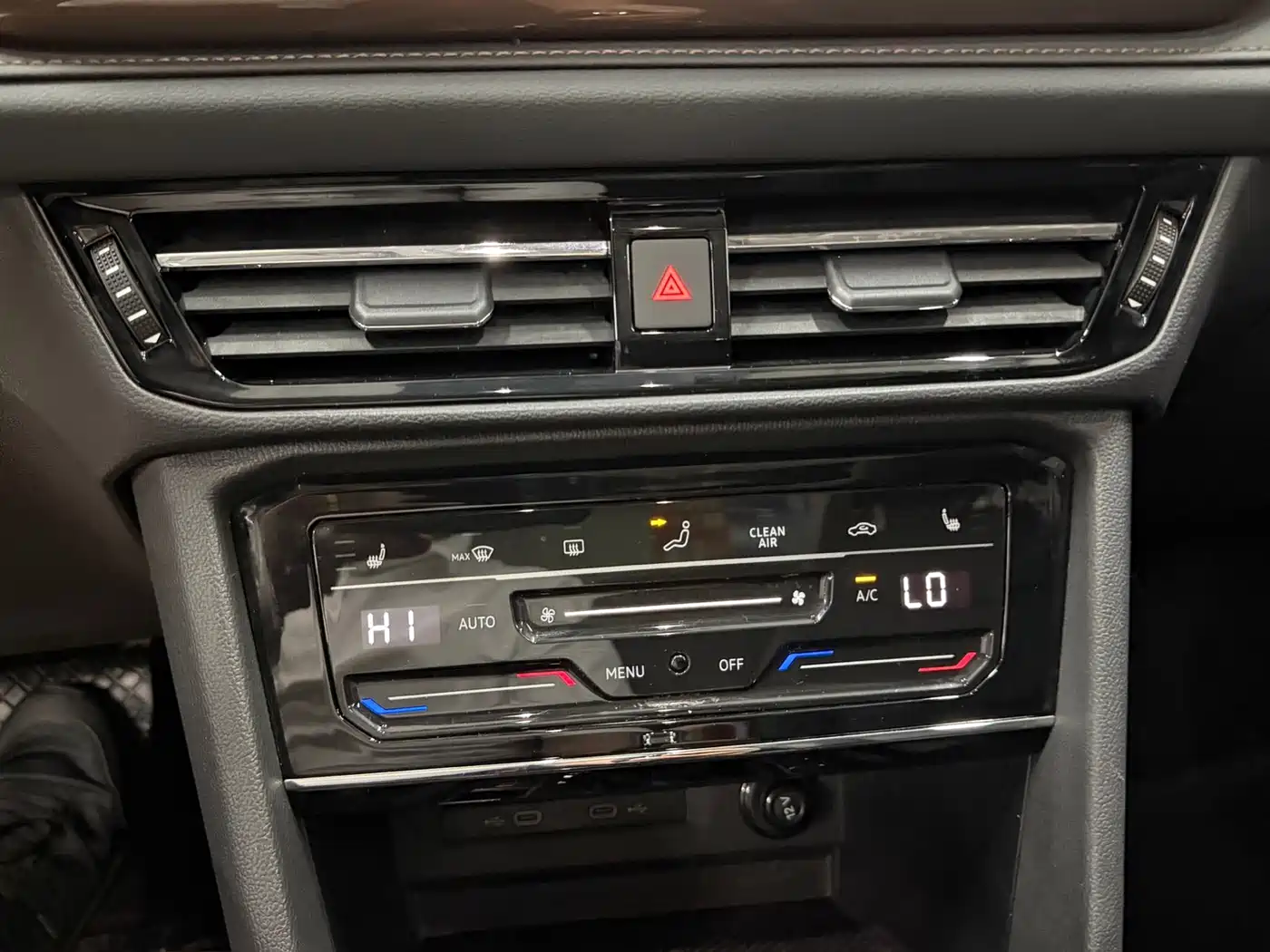 Volkswagen Tharu 2022 280TSI FWD Luxury Edition фото 10