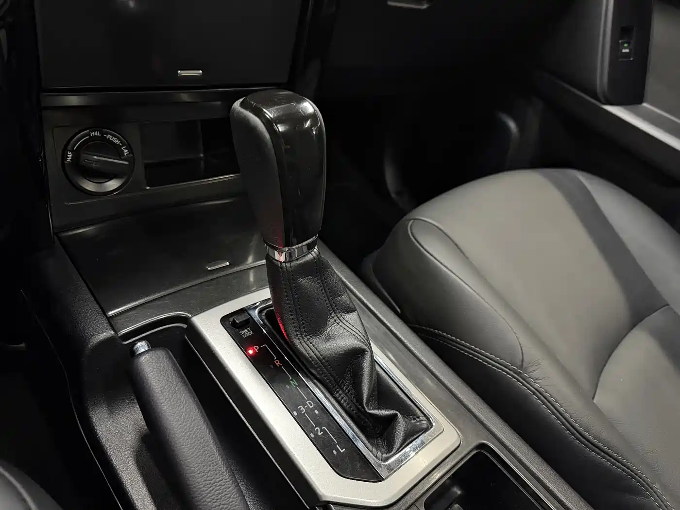 Toyota Prado (Import) 2014 2.7L Automatic Standard Edition фото 17