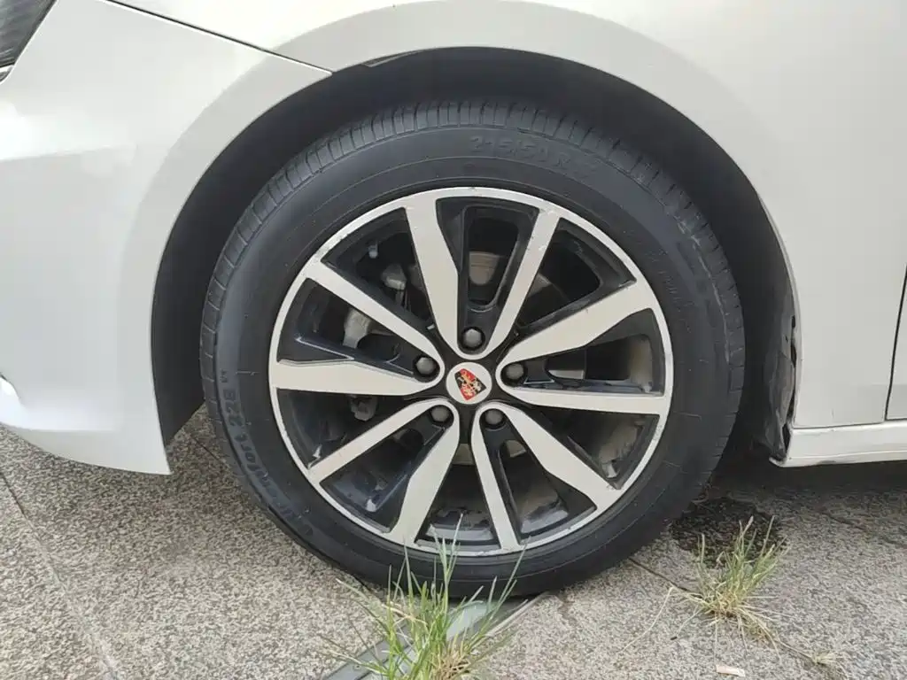 Фото 23 - Roewe i6