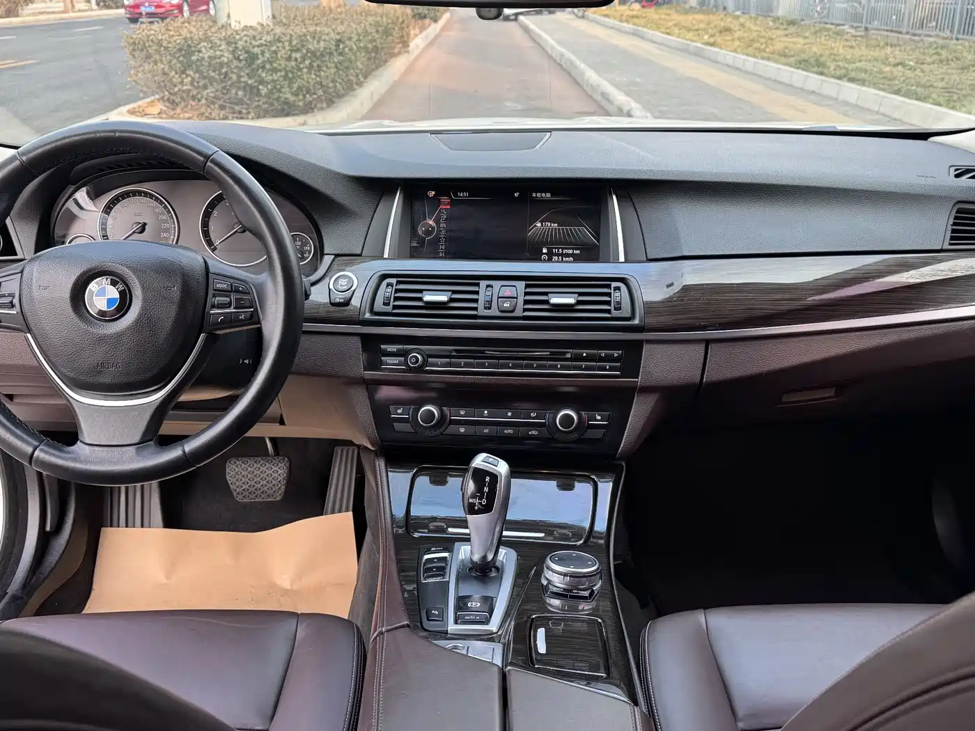 BMW 5 Series 2014 525Li Luxury Design Package фото 6
