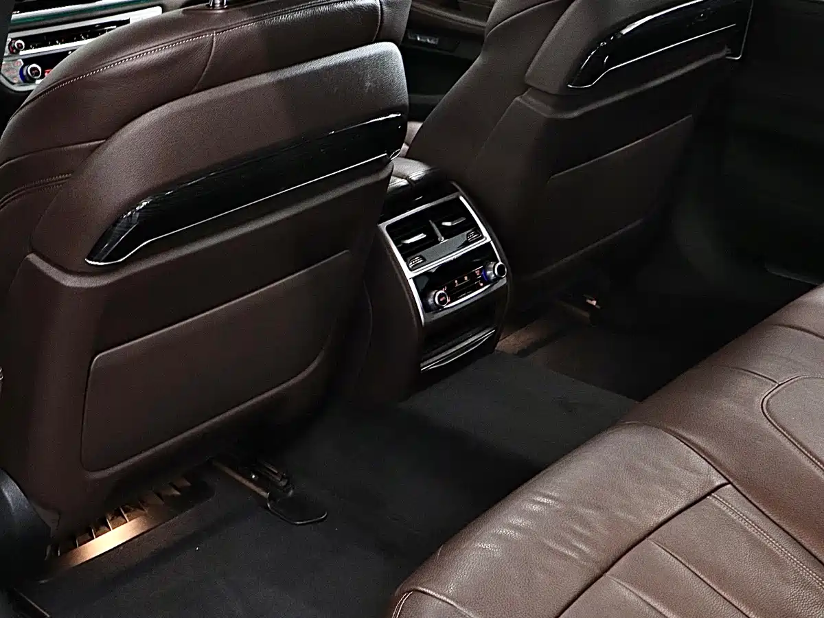 BMW 7 Series 2018 730Li Leading Type M Sport Package фото 13
