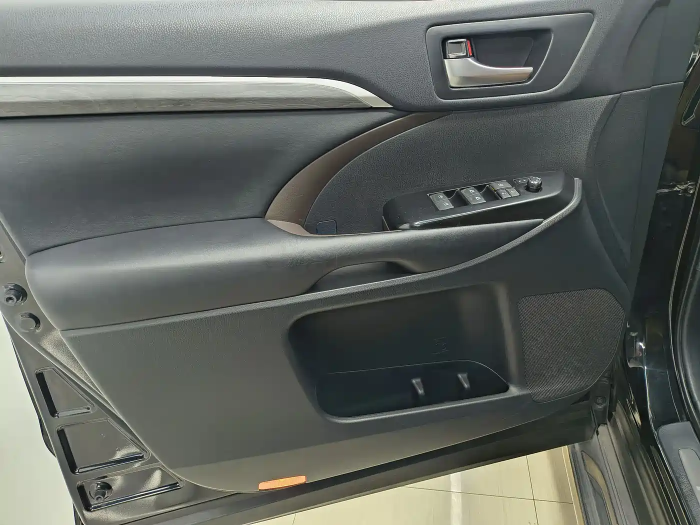 Toyota Highlander 2018 Model 2.0T 4WD Knight Edition 7-Seater China VI фото 12
