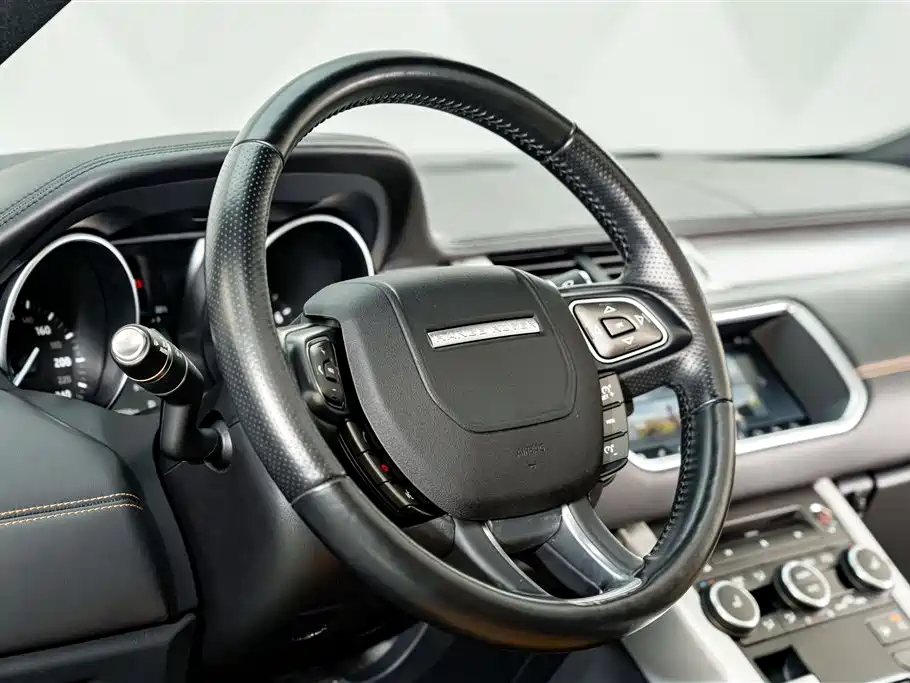 Land Rover Range Rover Evoque (Import) 2017 2.0T Convertible фото 15