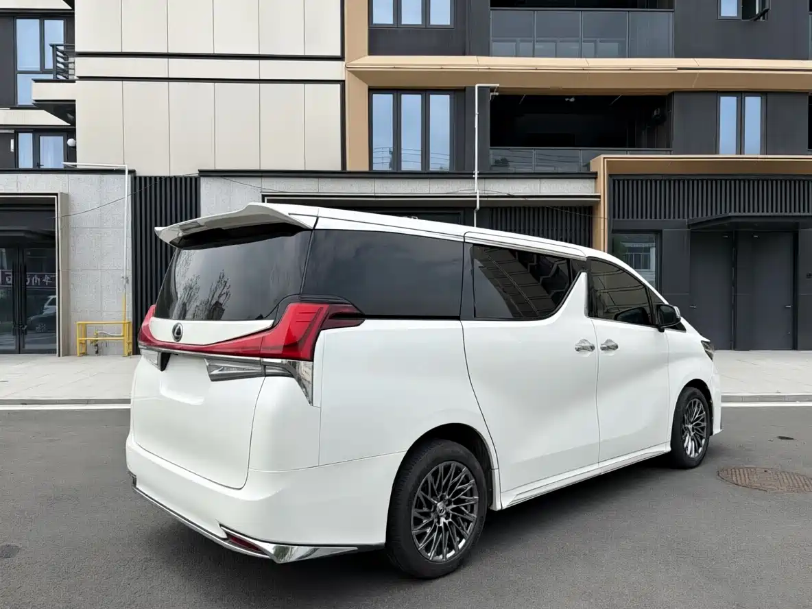 Toyota Alphard 2018 3.5L Luxury фото 5