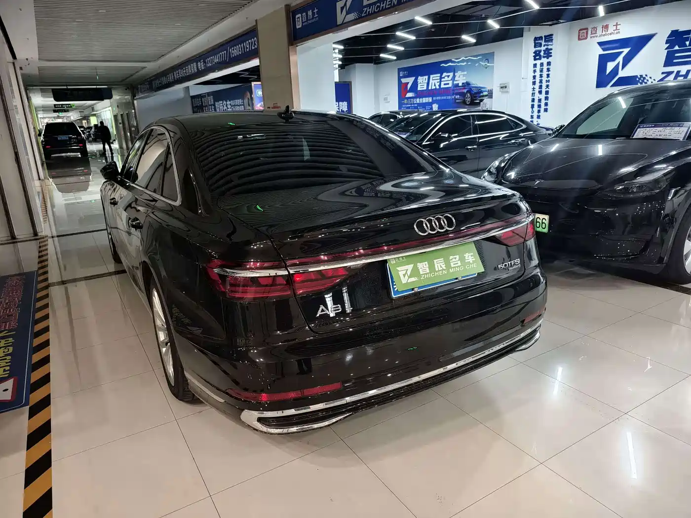 Фото 9 - Audi A8