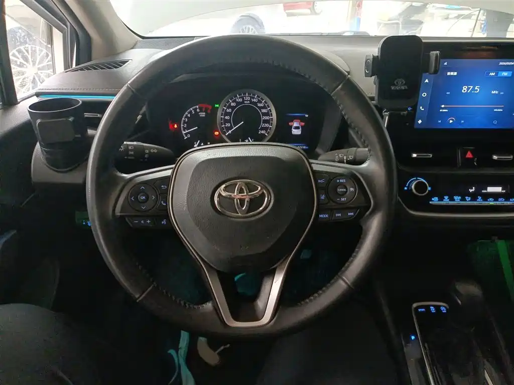 Toyota Corolla 2021 1.2T S-CVT Luxury Edition фото 3