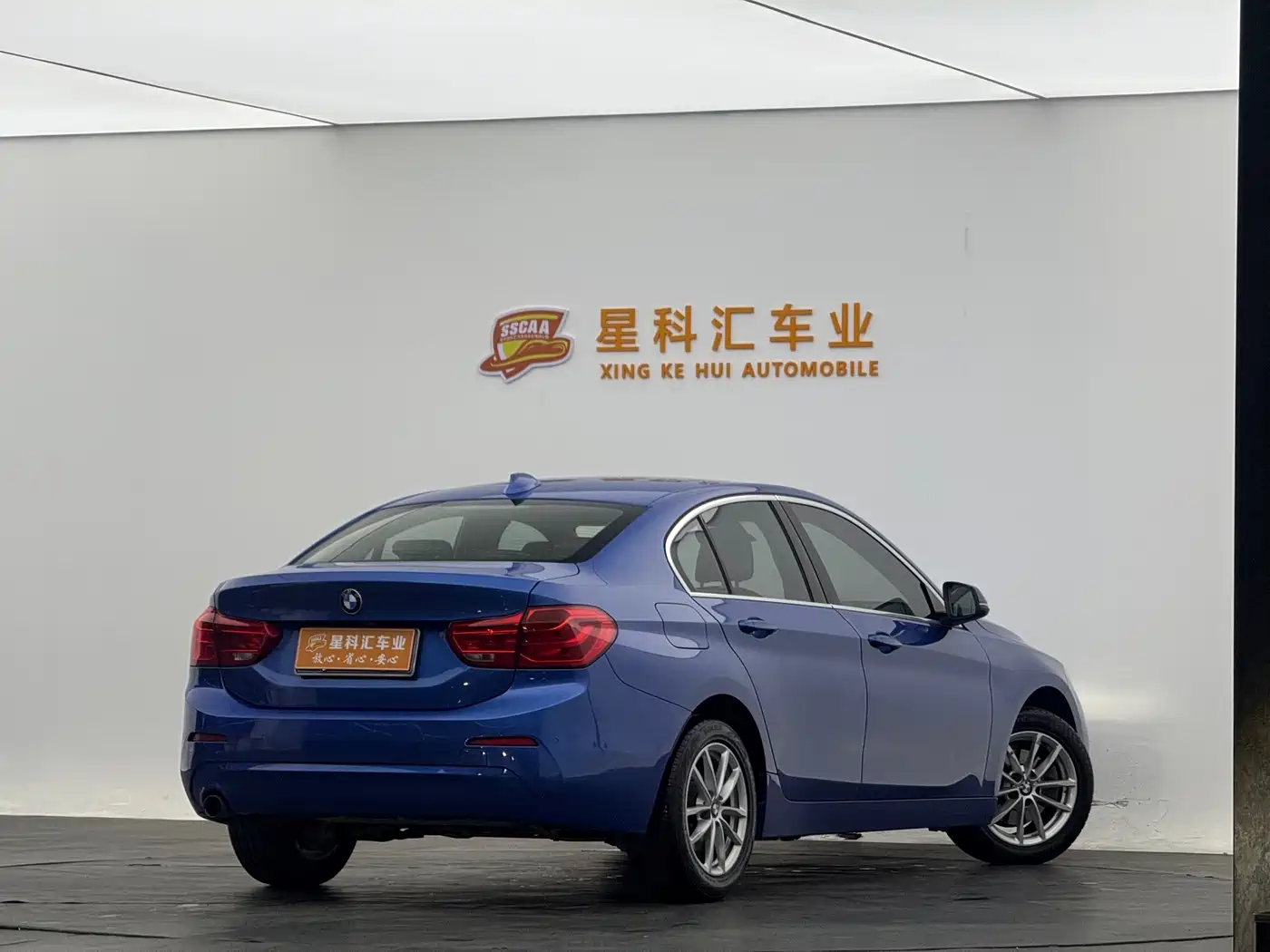 BMW 1 Series 2018 118i Fashion Edition фото 14