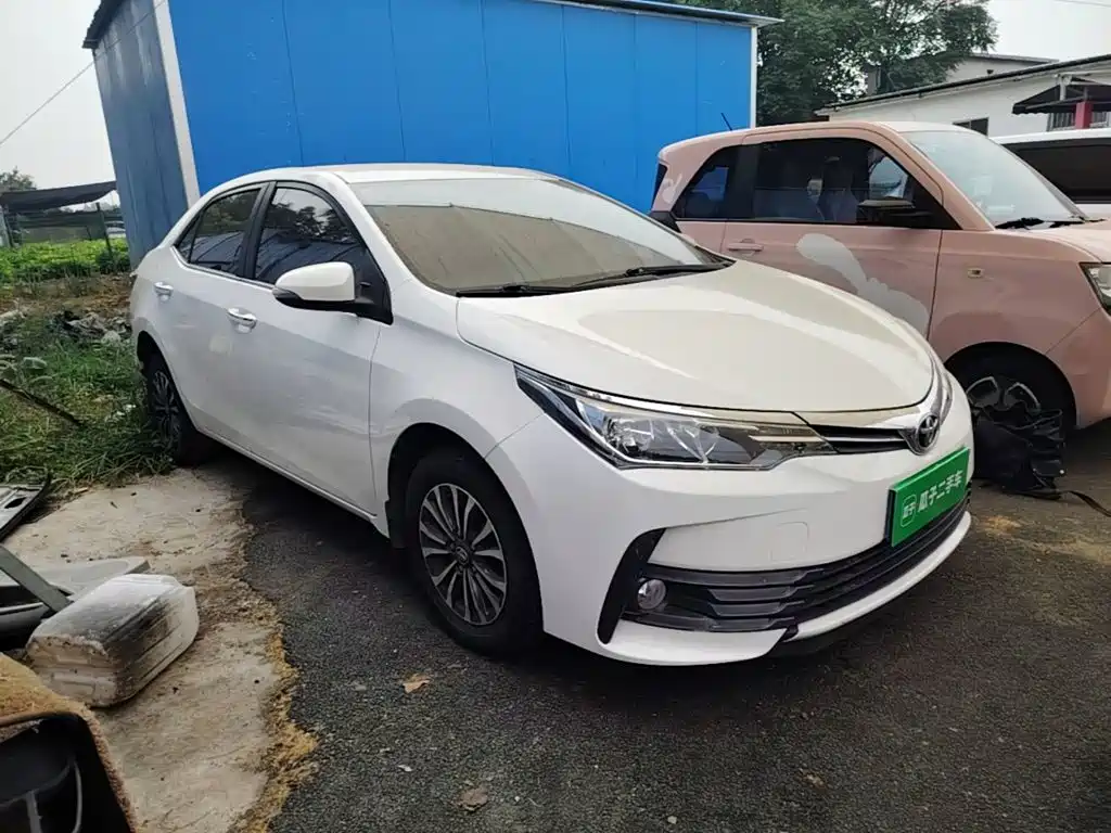 Фото 4 - Toyota Corolla
